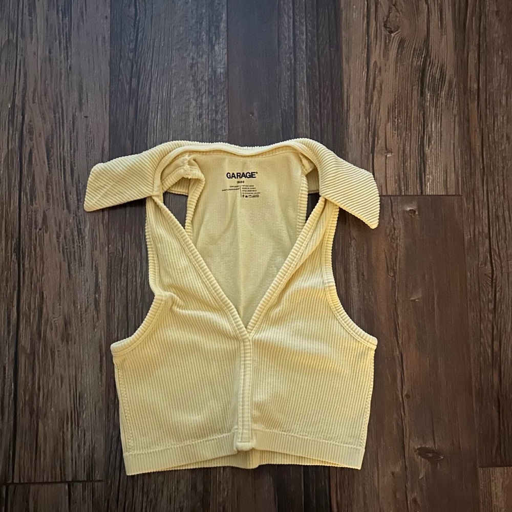Perfect yellow spring top from garage